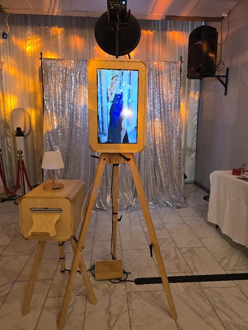 Classic Wood Booth
